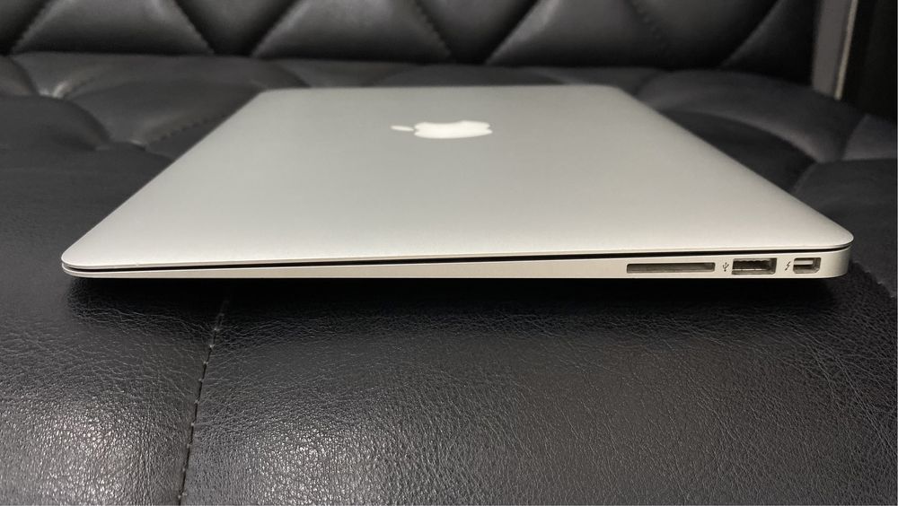 Apple MacBook Air 2014 года в хорошем состоянии