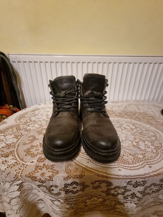 De vanzare bocanci piele noi