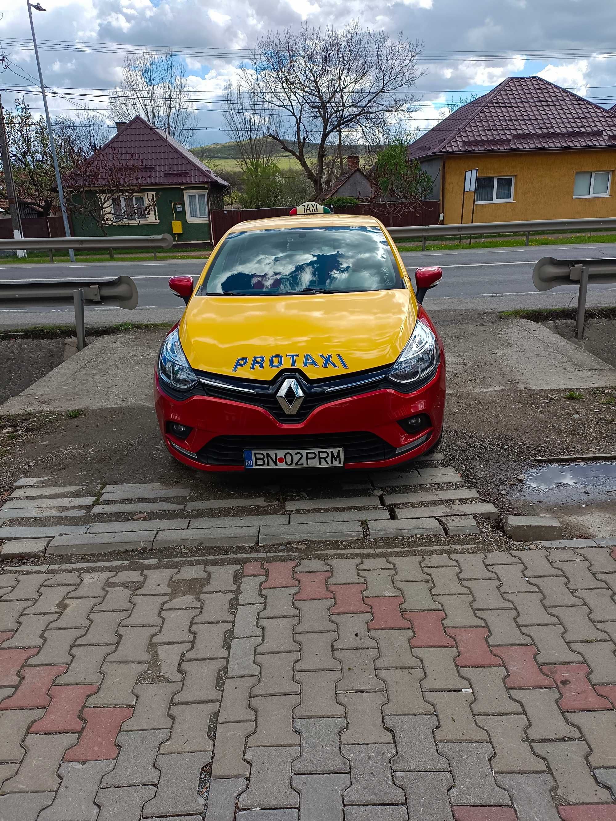 Vând Renault Clio 2019 se vinde cu tot cu firma taxi