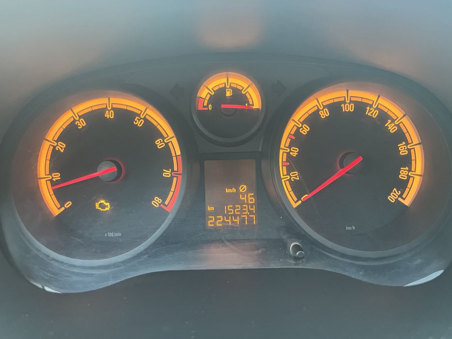 Opel Corsa 1.2 Benzină An 2011