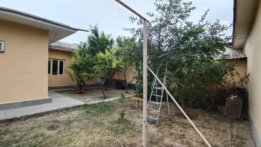 Продаю участок в Яшнабадском районе станция метро 5, 4.3 сотки 7 ком