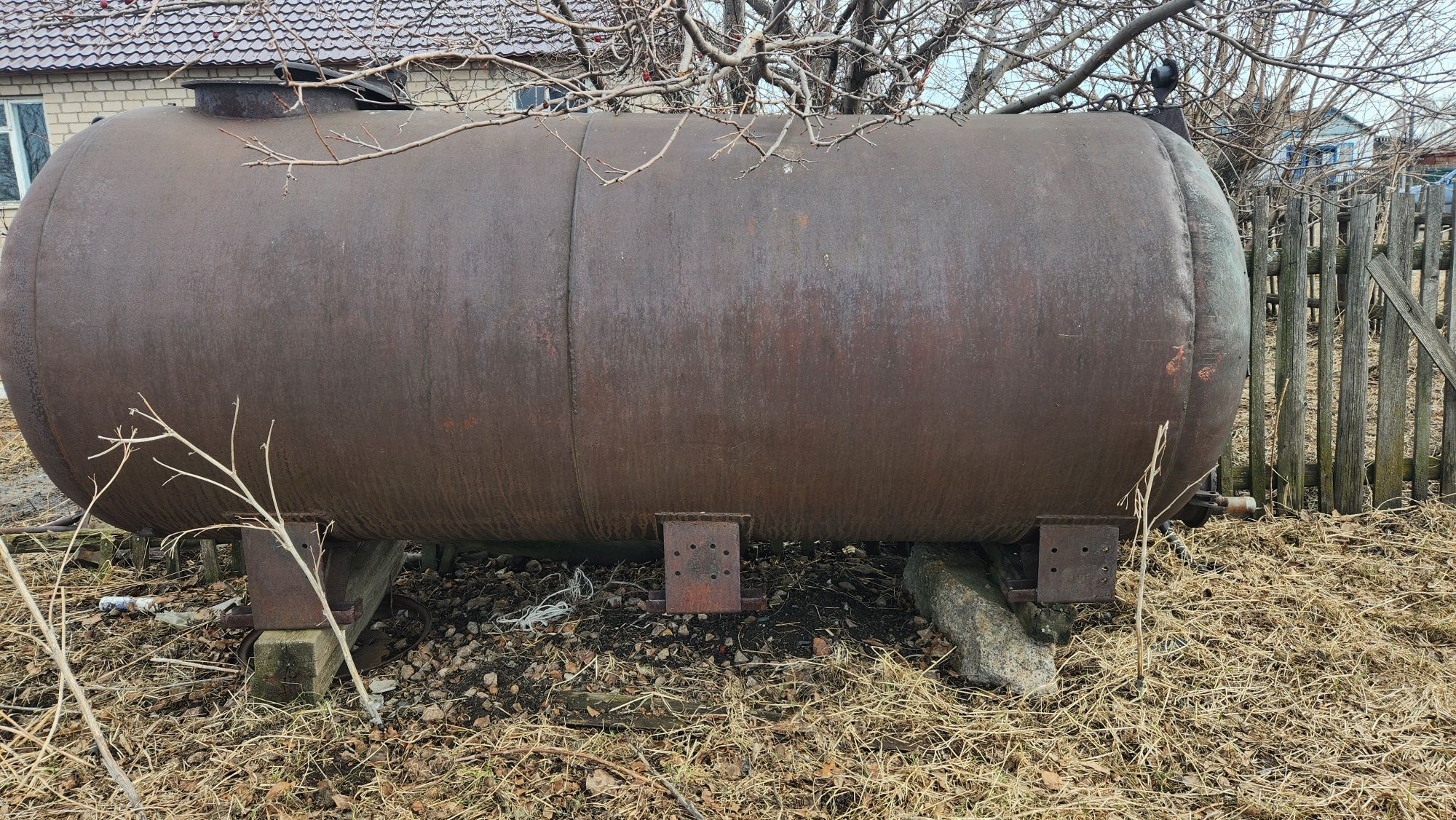 Продам цистерну 3,5