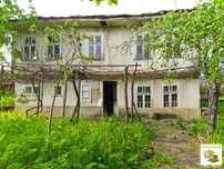 170285 Aвтентична къща за реновиране в живописното село Славейково