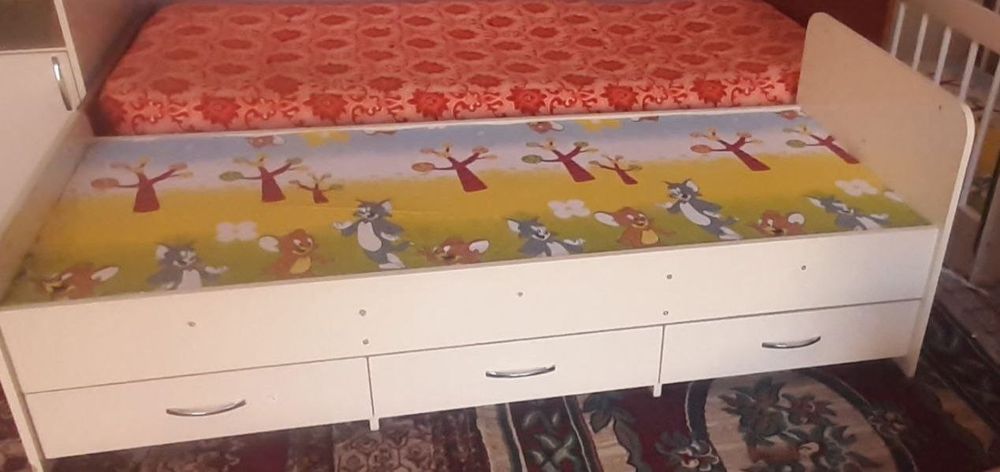 Детский кровать 2 штук в отличном состоянии