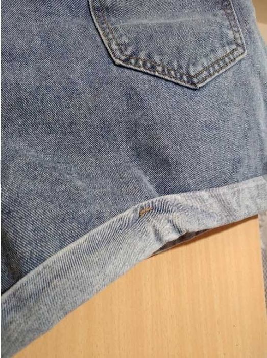 Pantaloni scurți de blugi