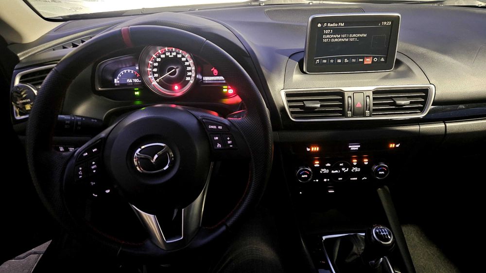 Mazda 3 hatchbach