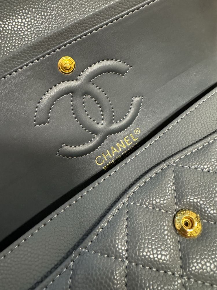 Чанта Chanel никога не е носена . Подарена , топ качество