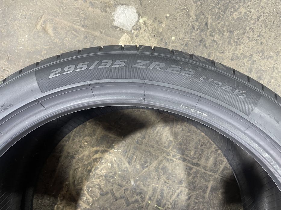2 anvelope de vara Pirelli 295/35/22