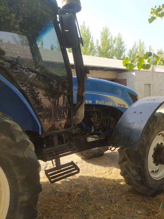 невхолланд 135 сотилади