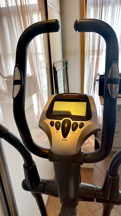 Продам срочно эллиптический тренажёр Grand