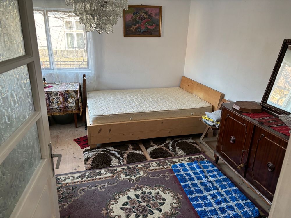 Casa cu gradina in zona de dealuri