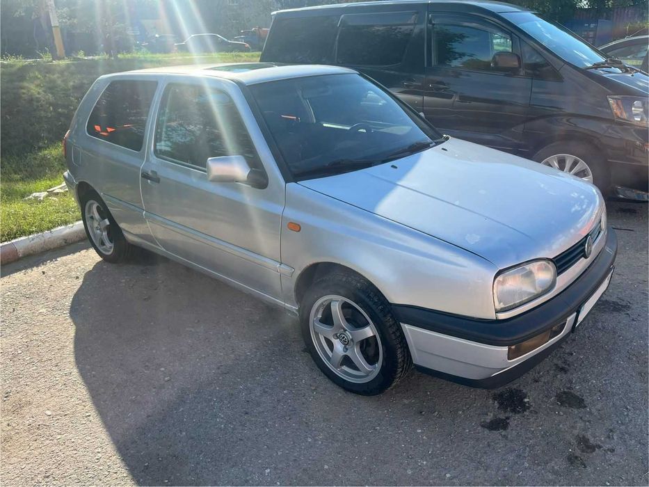 Продаю GOLF3 1.8 АКПП