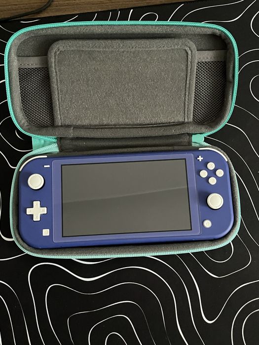 Husa Nintendo Switch Lite Animal Crossing edition + Thumb Grips