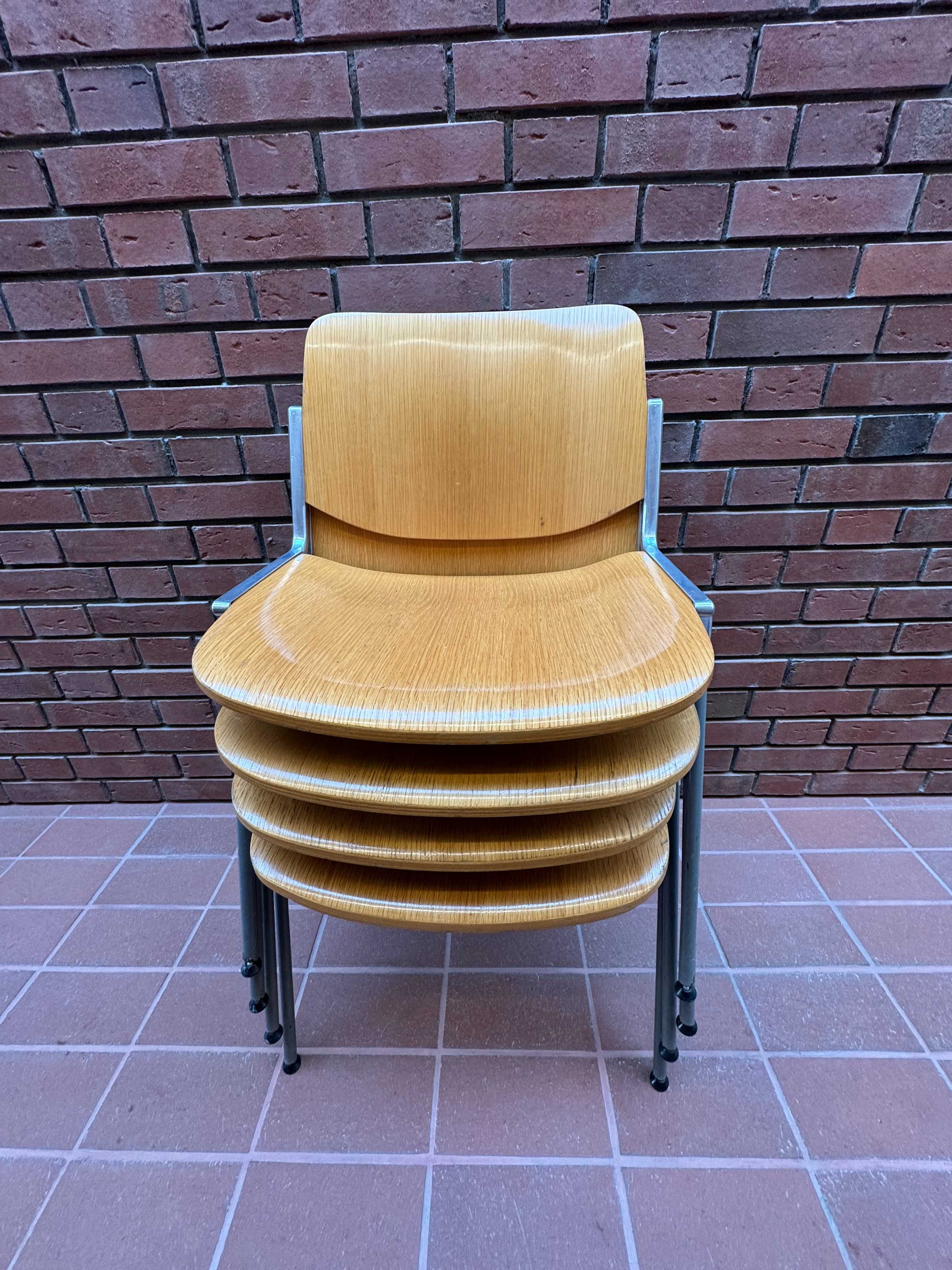 Стифиращи се столове, Giancarlo Piretti for Castelli, 1960'