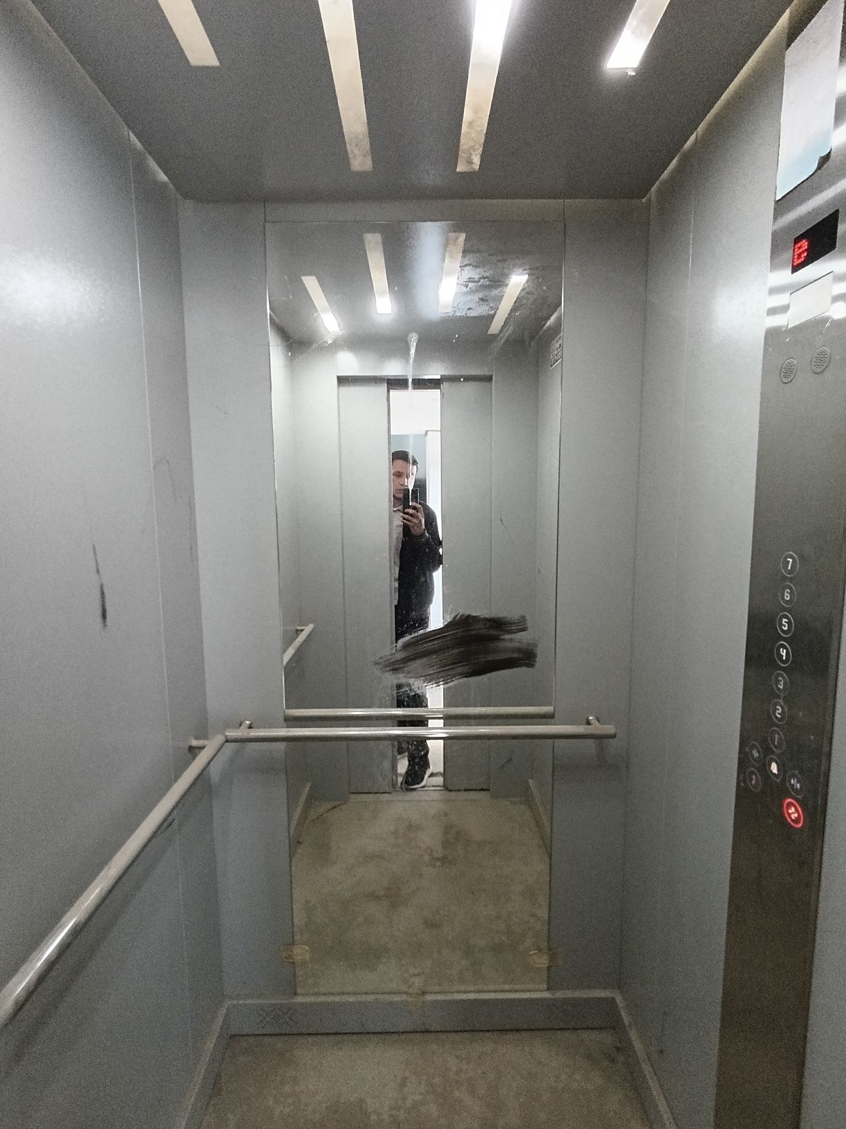 Geofizika Kalenskiyda 2 xonali uy sotiladi. 68m².