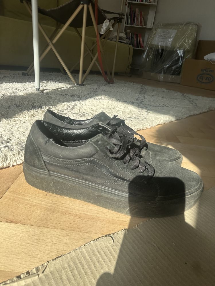Подарявам мъжки кецове Vans 42.5 номер черни