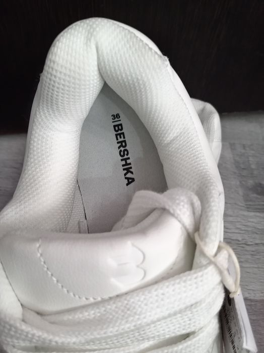 Adidași albi, mărime 36,marca Bershka