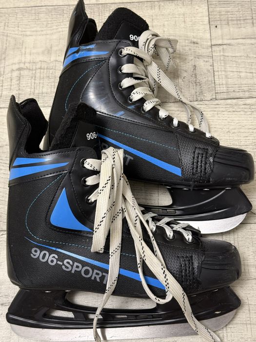 Коньки хоккейные