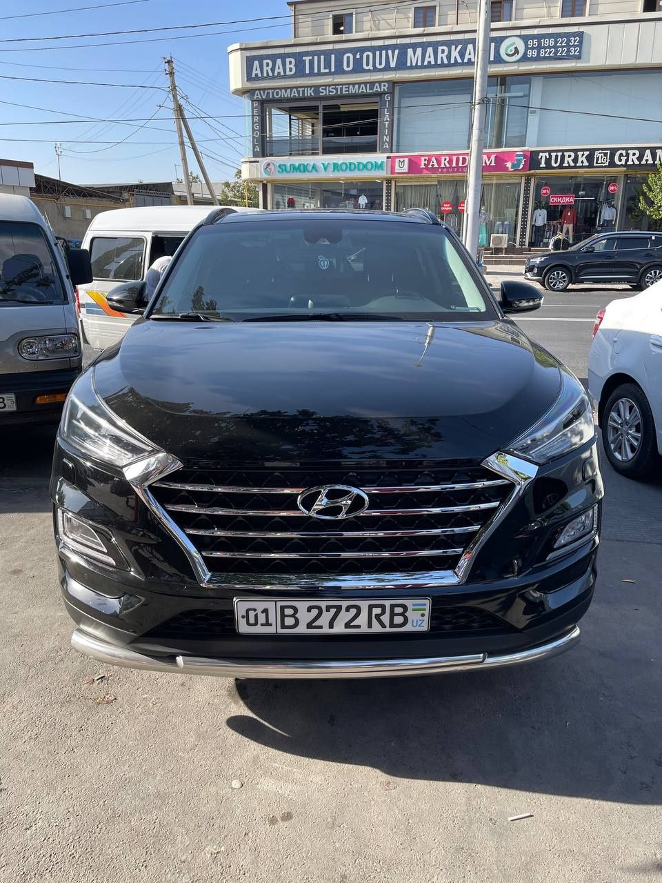 Hyundai Tucson 2020 yil qora sotiladi