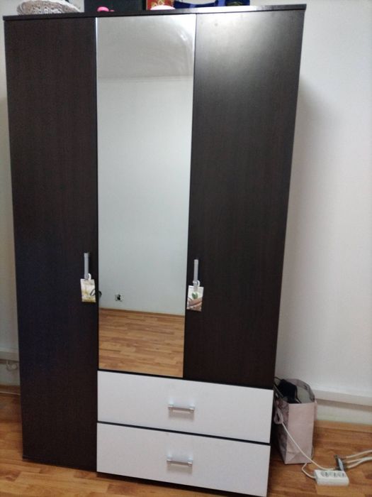 Dulap ca nou de vanzare