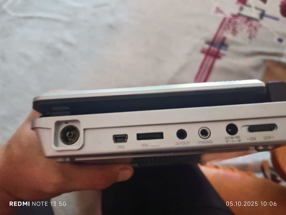 Se vând doua dvd playere la set