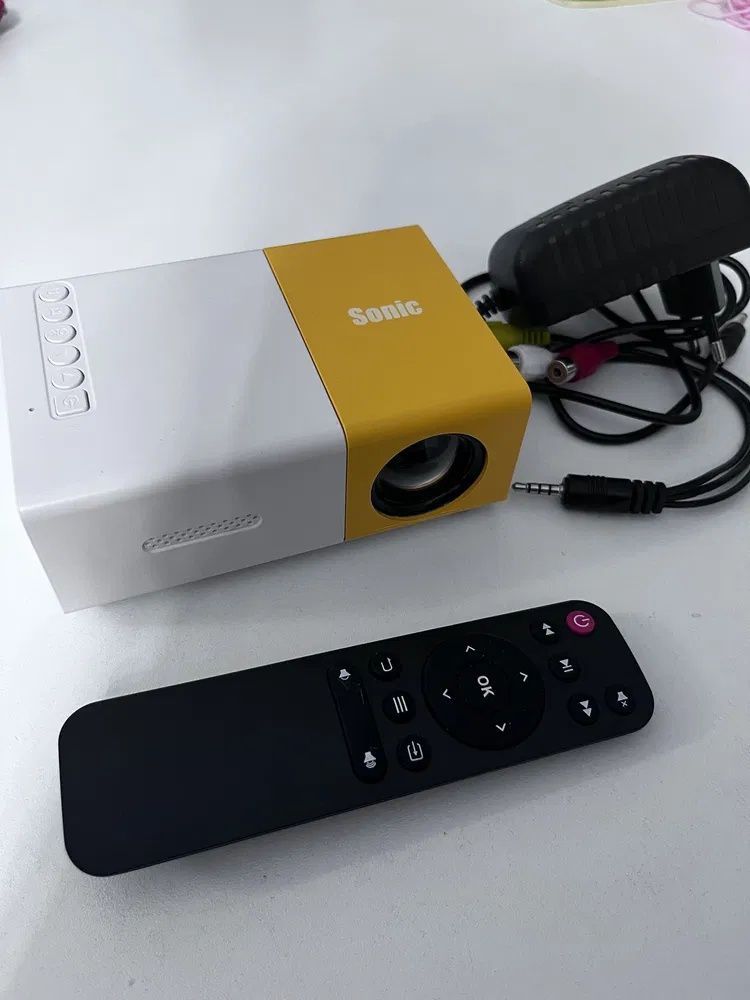 Породам портативный проектор sonic yg-300 + приставка  Mi TV Stick