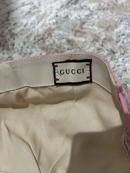 Шапка на  Gucci оригинална е