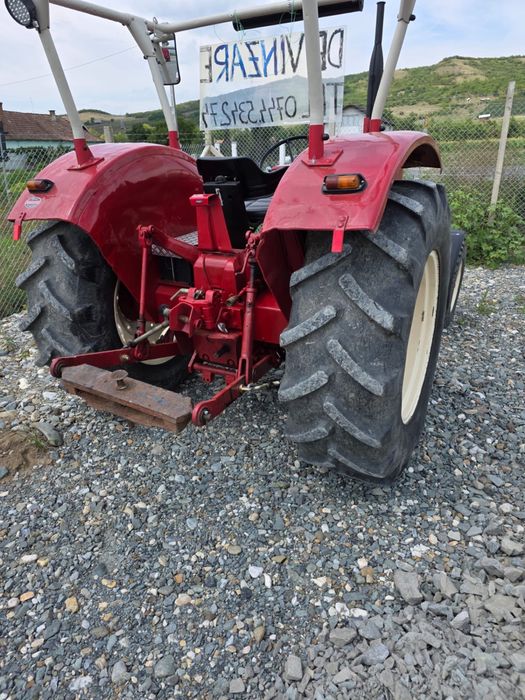 Vând tractor international 654