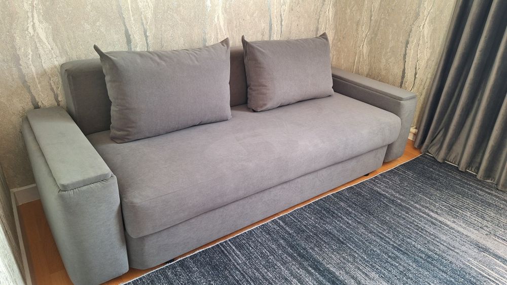 Продам отреставрированный диван в отличном состоянии