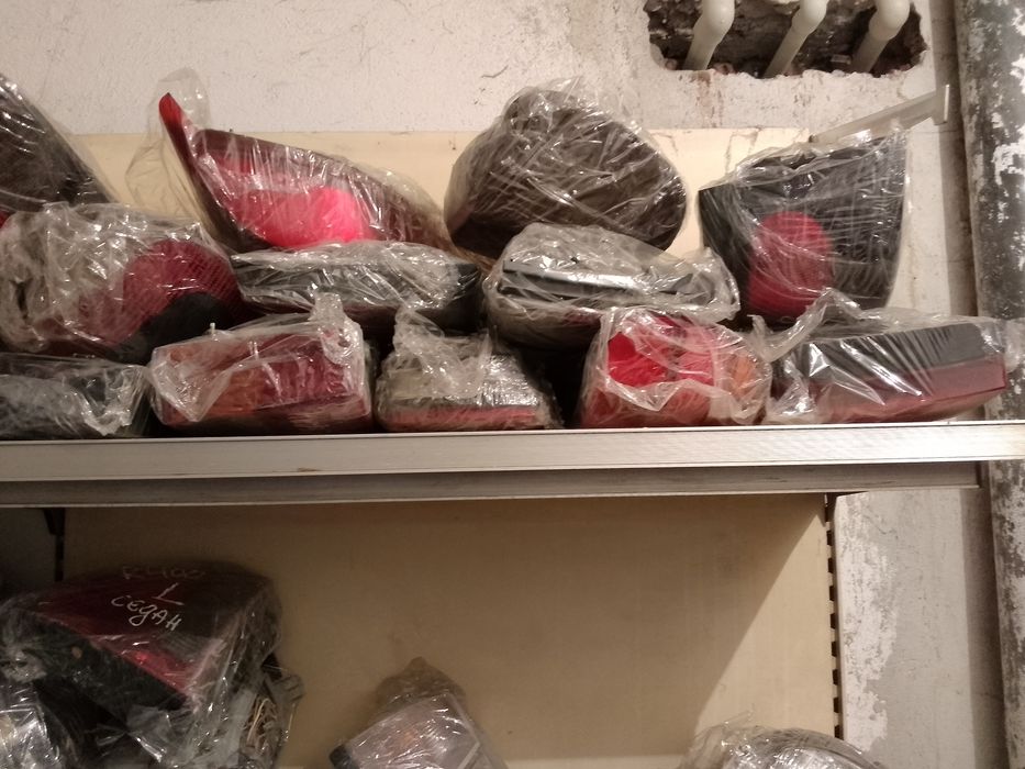 Части за коли,фарове,стопове,брони,врати и заден капак за Мерцедес А к