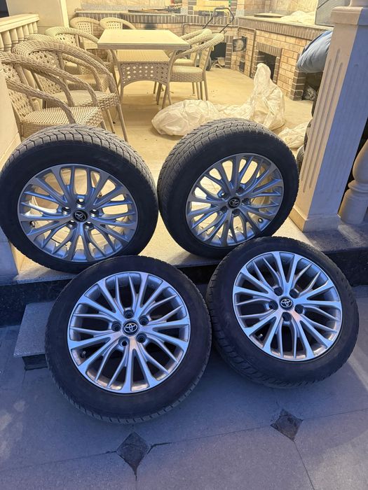 215/55 R17 Балон с дискам камри 70