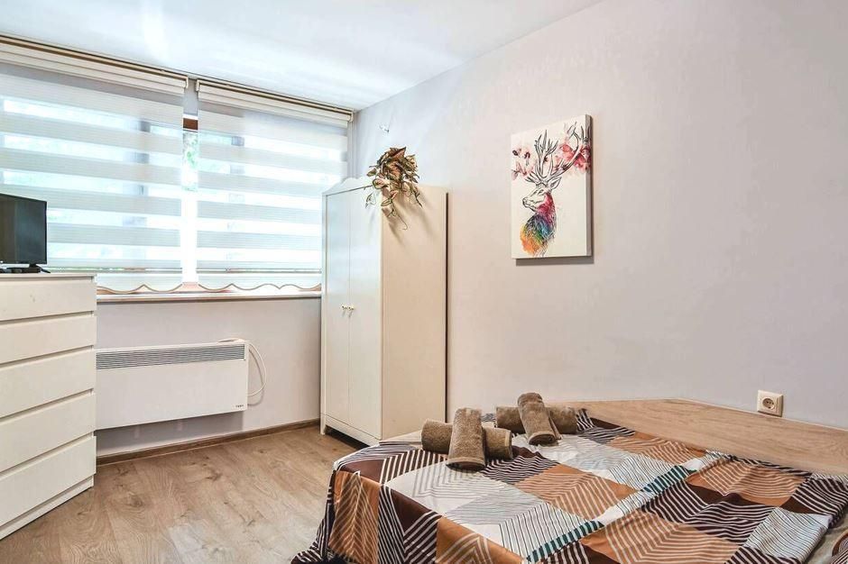 Дава се под наем Тристаен апартамент в Варна, Конфуто - 80 кв.м за 716 € - Снимка #3