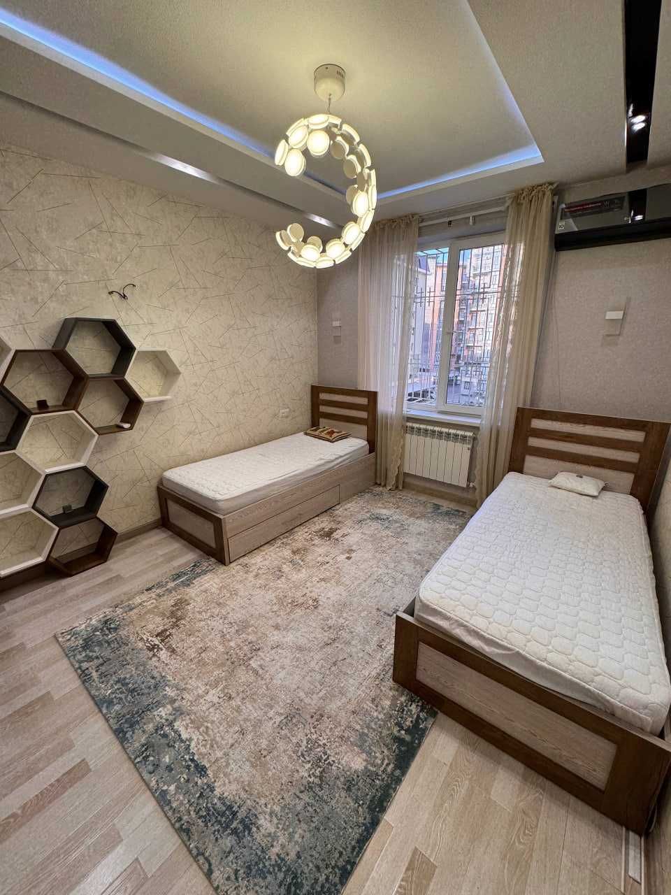 Квартира 4 комнаты, 136 м², евро-люкс, с мебелью, Мирзо-Улугбек`
