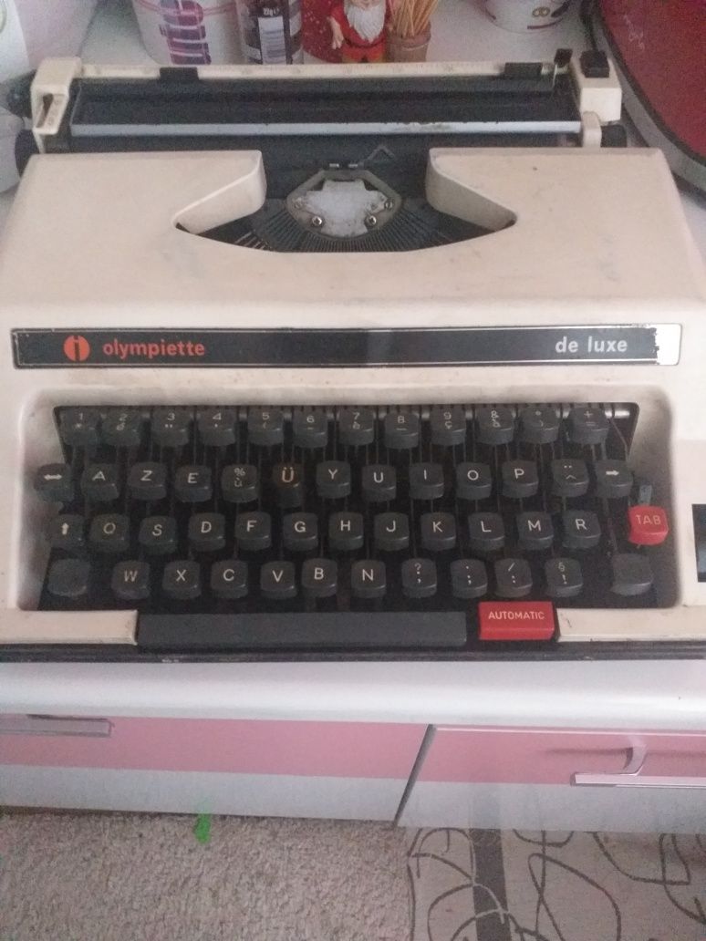 Vand masina de scris manuala Olympiette Special modelul 3388