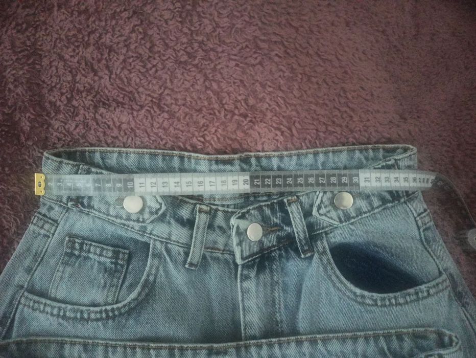 Blugi la modă pentru femei