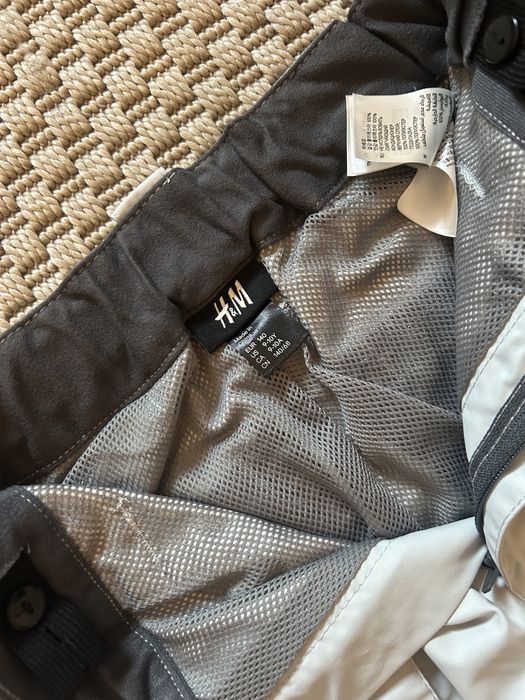 Pantaloni H&M impermeabili / ski / marimea 140