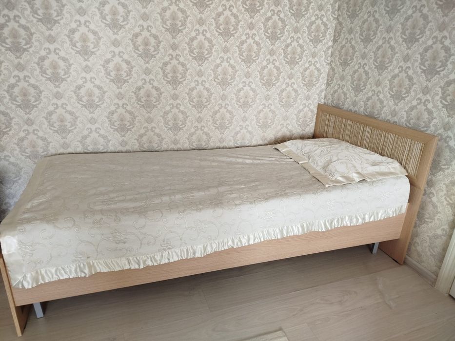 Продам кровать с матрасом в хорошем состоянии