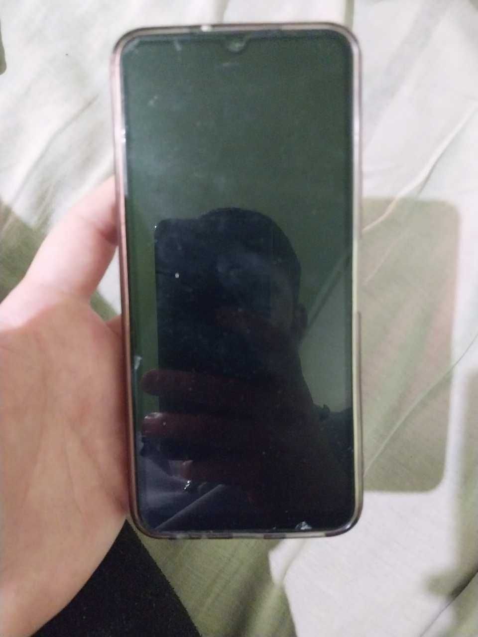 Vivo Y 35 4/128 черный