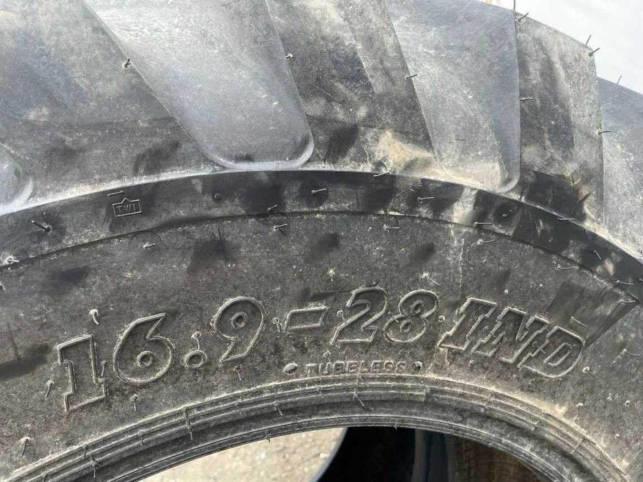 16.9-28 BKT Anvelope noi livrare rapida cauciucuri 440/80-28