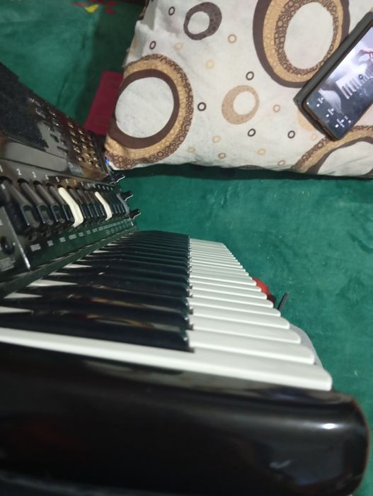 Roland fr7 aproape nou