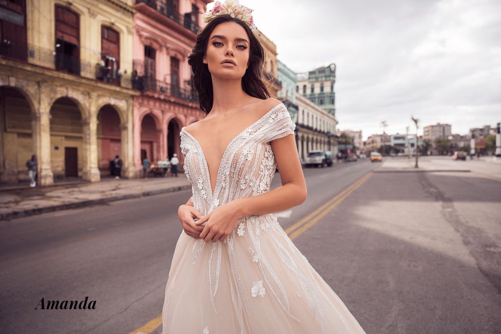 Rochie mireasa Milla Nova designer Lorenzo Rossi editie limitata