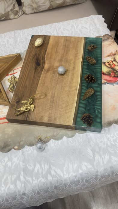 Дъски със епоксидна смола едната е сефора другата орех