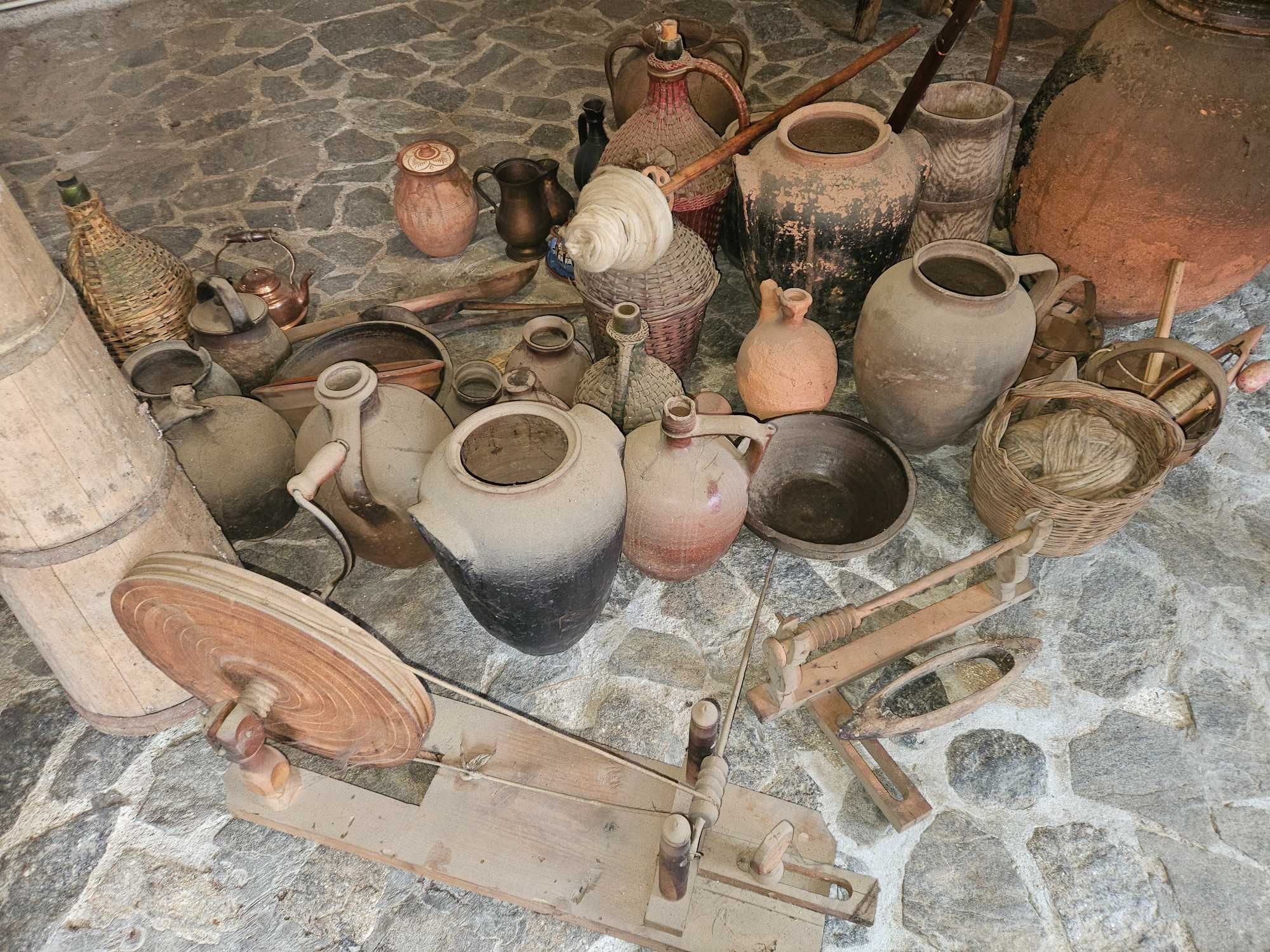 Глинени грънци ,антики