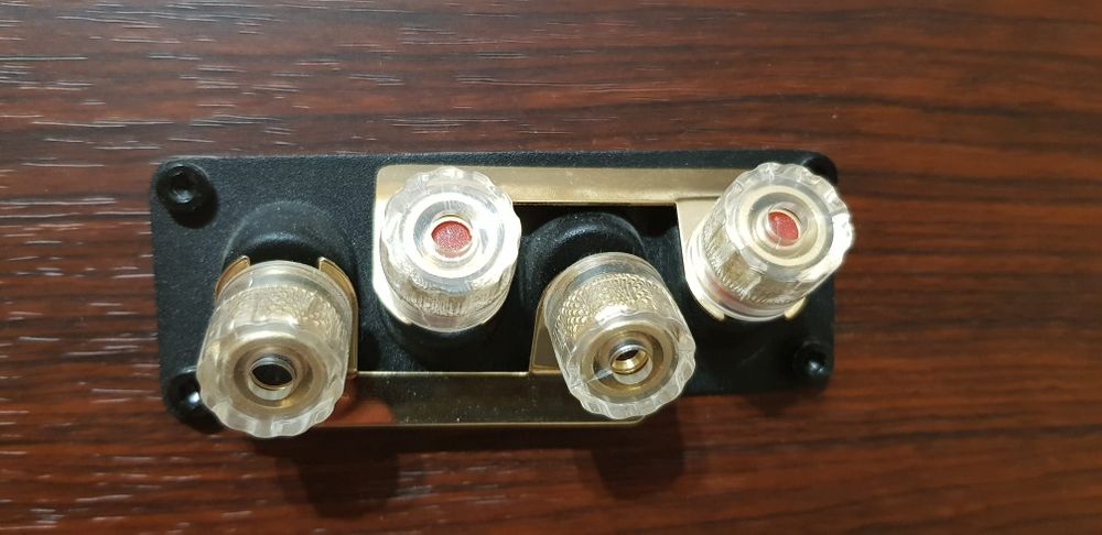 Wharfedale Diamond 10.CM , 90 dB / 1 W / 1 m , proveniență Anglia.