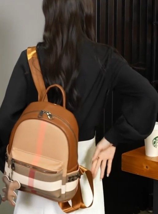 Rucsac(31cm)+portofel,feronerie metalica,Italia, saculet, etichetă