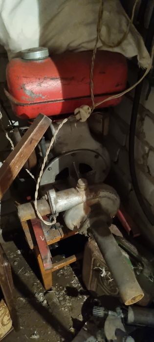 Дачный бензиновый насос