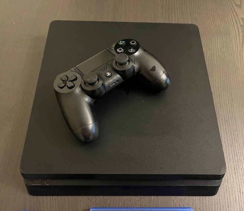 Consola SONY PS4 Slim + 1 controller wireless + 3 jocuri cadou