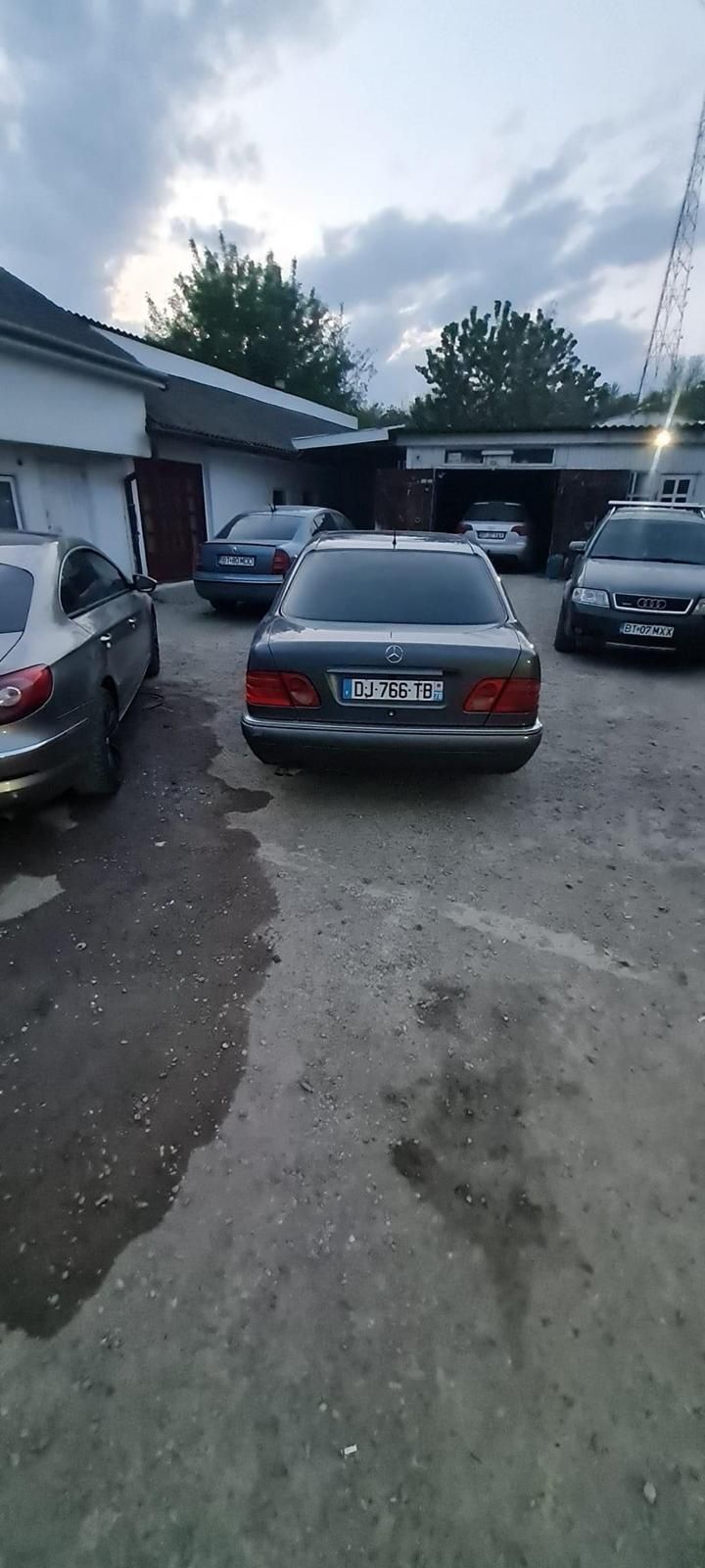 Dezmembrez Mercedes E 300 oem 606 3.0 turbo