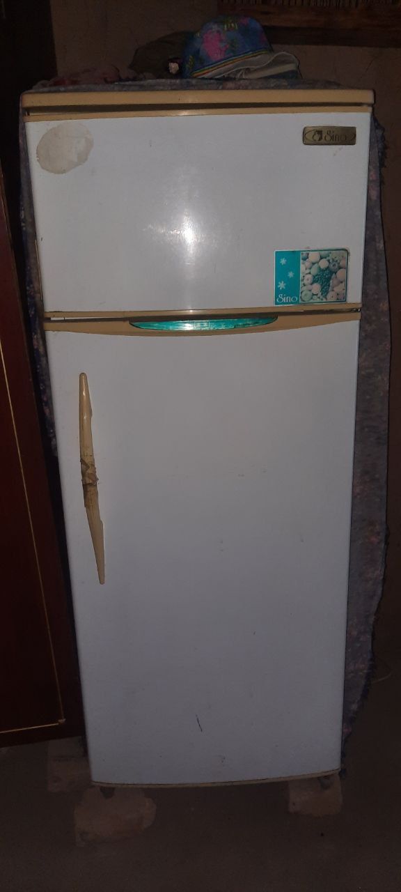 Продам холодильник