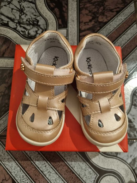 Sandale Kickers 22